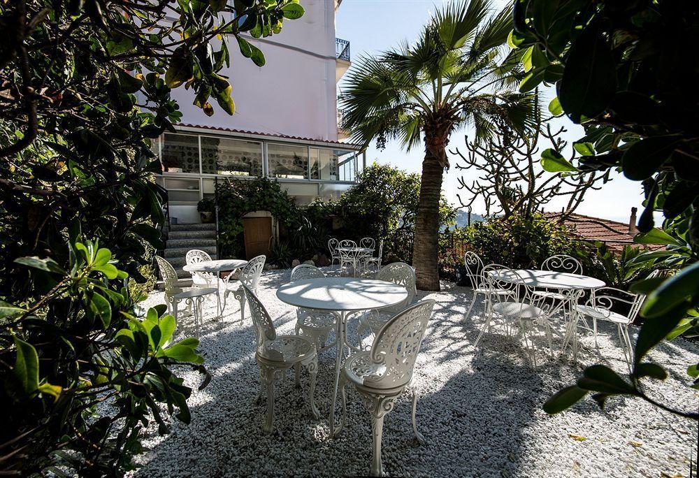 Hotel De Charme Regency Roquebrune-Cap-Martin Exterior photo