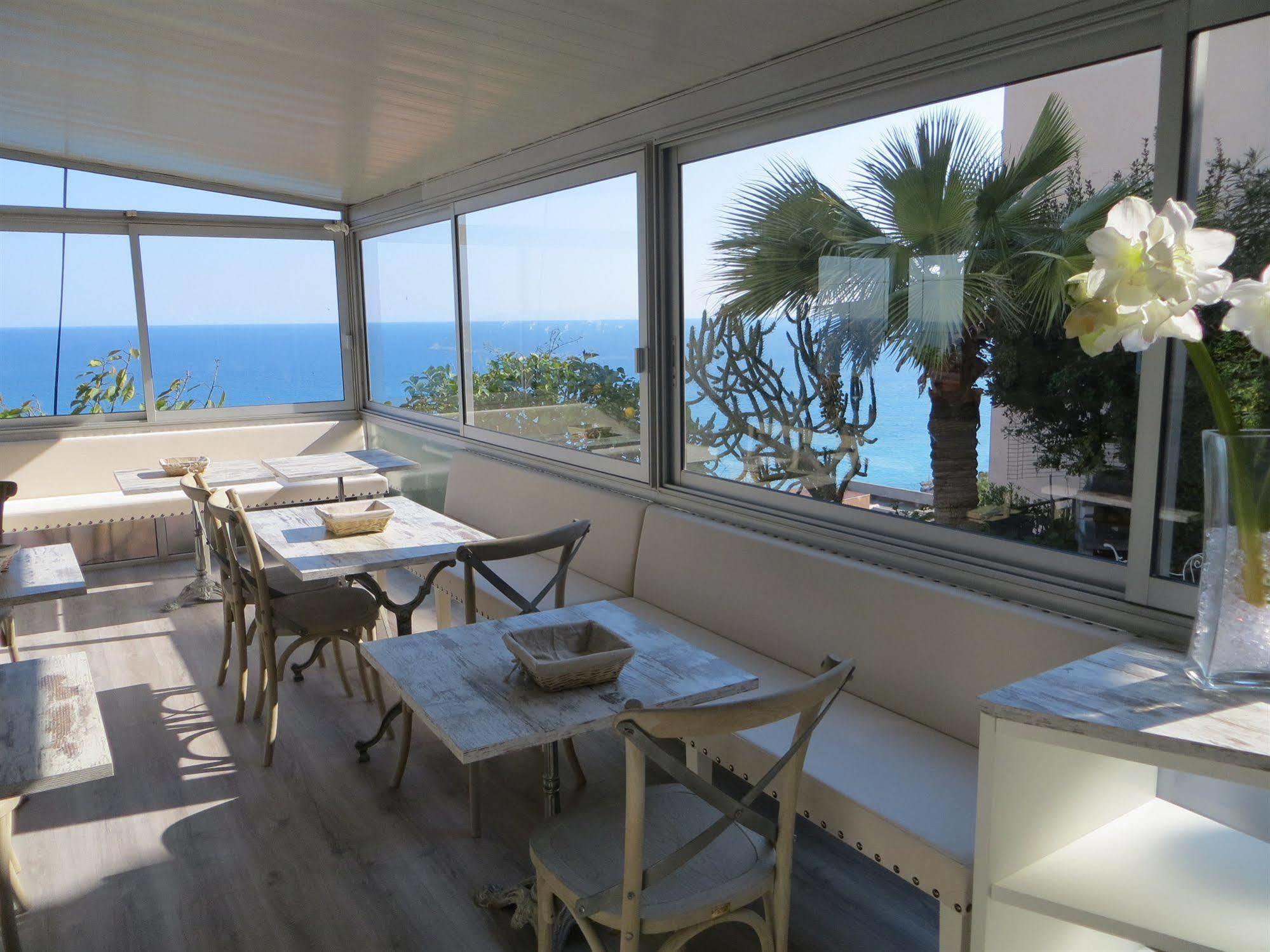 Hotel De Charme Regency Roquebrune-Cap-Martin Exterior photo